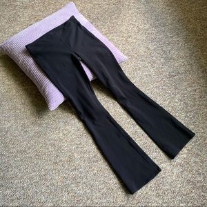 EUC Alo low rise black flare legging size Small
